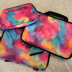 NWOT GILI compression packing cubes (2) with matching toiletry bag